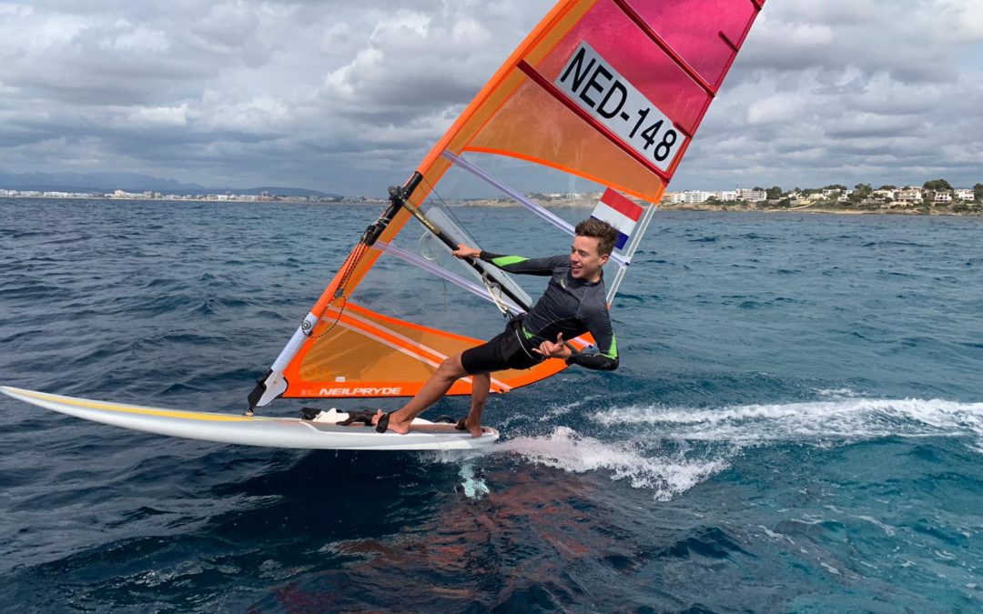 Zeer goede resultaten voor Almeerse windsurftalenten.