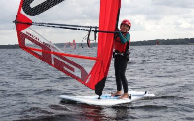 Surflessen zijn weer begonnen