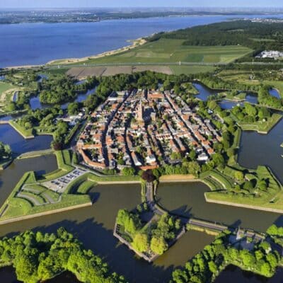 Luchtfoto van Naarden Vesting